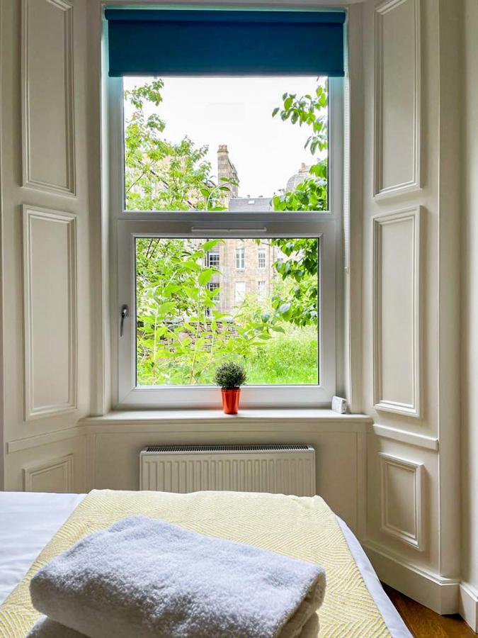 Desirable 2 Bed Apt Near Edinburgh Castle Exterior photo